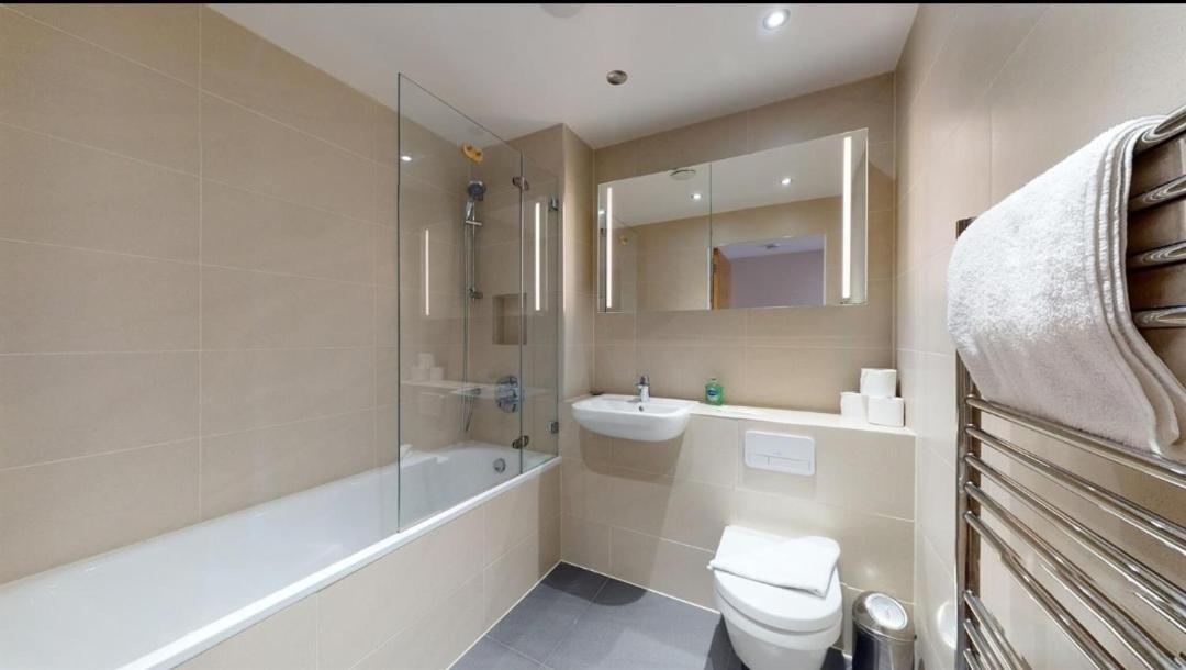 Fully Furnished 2 Bedroom Canning Town Close To 02 Arena, Canary Wharf With Free Parking Apartamento