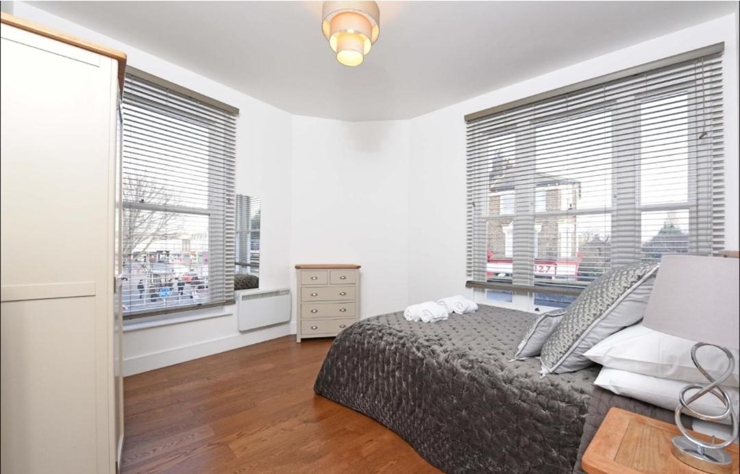 Apartamento Fully Furnished 2 Bedroom Canning Town Close To 02 Arena, Canary Wharf With Free Parking *
