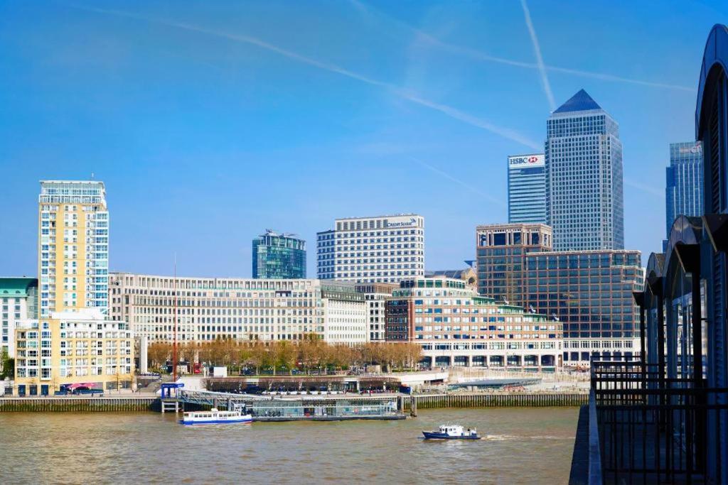 Apartamento Fully Furnished 2 Bedroom Canning Town Close To 02 Arena, Canary Wharf With Free Parking Londres